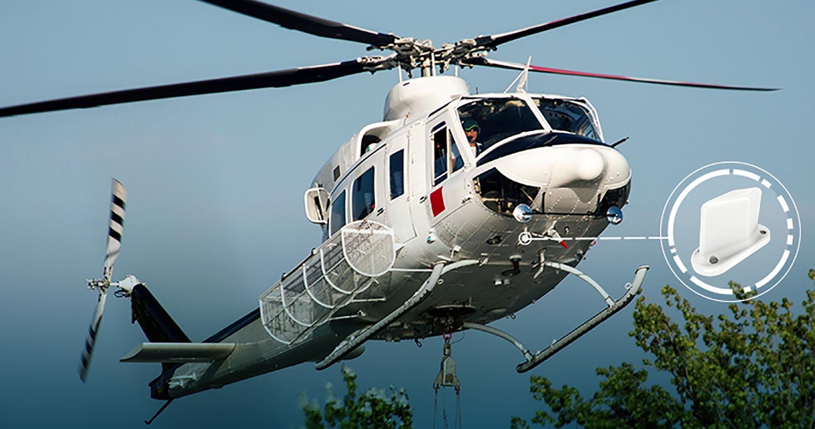 Helicopter providing towing, includes call-out to combo antenna from Hexagon | Antcom